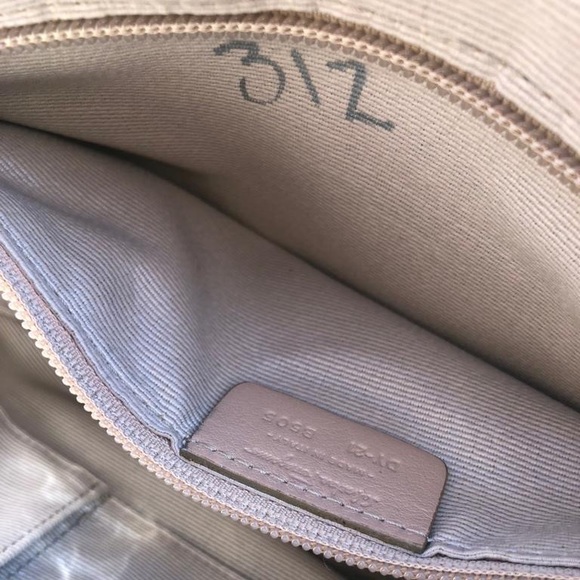 Authentic Ferragamo bag - Picture 4 of 8